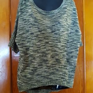 Short sleeve knit sweater